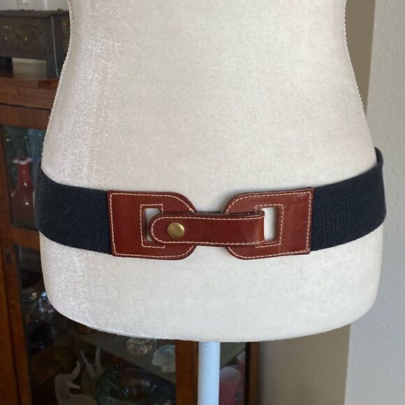 NEW L.L. Bean leather/elastic belt - Picture 1 of 5